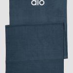 Alo Yoga Grounded No-Slip Towel - Eclipse