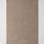 Alo Yoga Performance No Sweat Hand Towel - Gravel