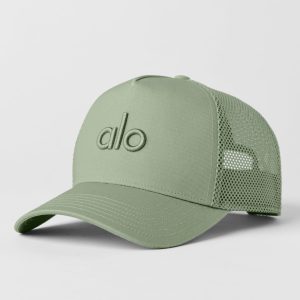 Alo Yoga District Trucker Hat - Dune Grass
