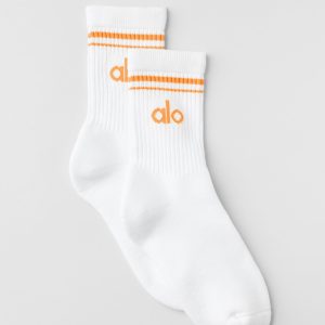 Alo Yoga Unisex Half-Crew Throwback Sock - White/Satsuma Breeze