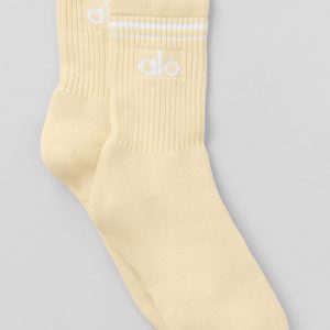 Alo Yoga Unisex Half-Crew Throwback Sock - Candlelight Yellow/White