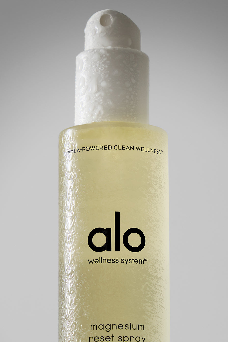 FULL_JPG-ALO_042325_WellnessRefresh_06_MagnesiumSpray-0205