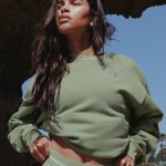 Alo Yoga Accolade Crew Neck Pullover - Dune Grass