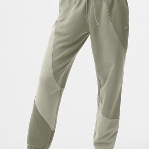 Alo Yoga Make Waves Sweatpant - Limestone Tonal