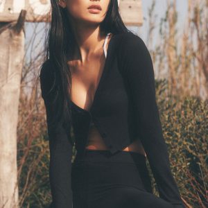 Alo Yoga Ribbed Cropped Whisper Cardigan - Black