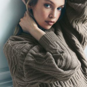 Alo Yoga Cable Knit Winter Bliss Hoodie - Light Cocoa
