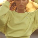 Alo Yoga Cropped Accolade Crewneck - Sunshine