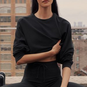 Alo Yoga Cropped Sway Crew Neck Pullover - Black