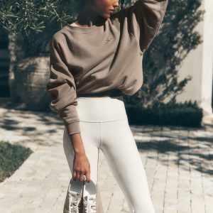 Alo Yoga Airbrush High-Waist Bootcut Legging (Short) - Ivory