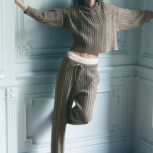 Alo Yoga Cable Knit Winter Bliss Pant - Light Cocoa