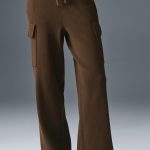 Alo Yoga Scholar Knit High-Waist Cargo Pant - Espresso
