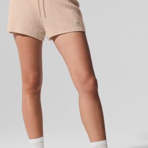 Alo Yoga Cashmere High-Waist Plush Waffle Short - Macadamia Blush