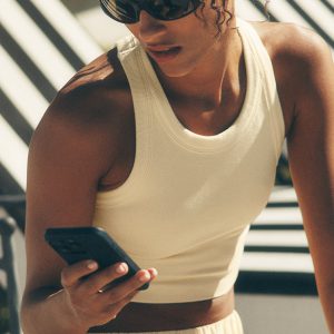 Alo Yoga Seamless Delight High Neck Bra - Candlelight Yellow